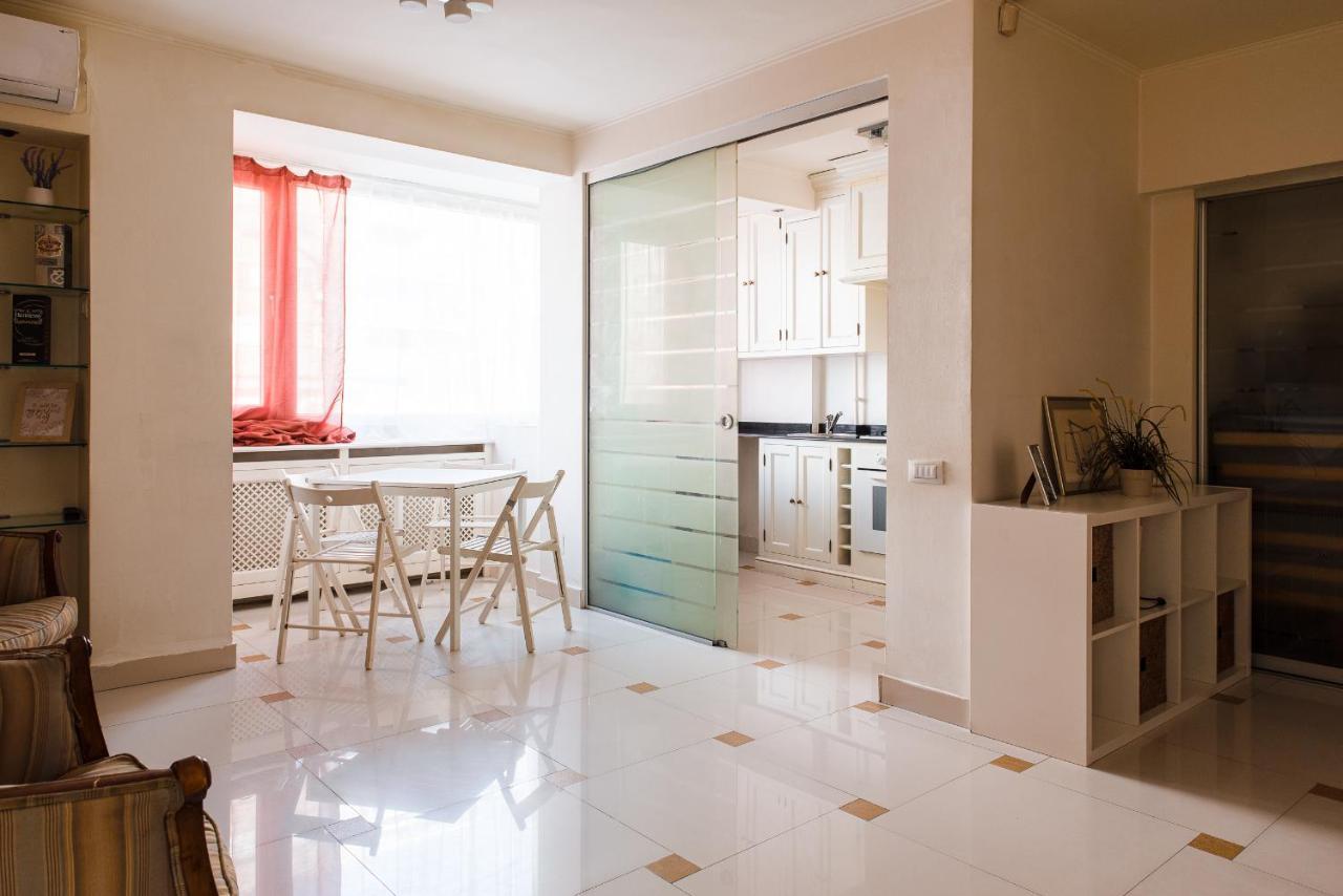 Central 2Br Apartment With Balcony - Italian Church & City View Bukarest Exterior foto