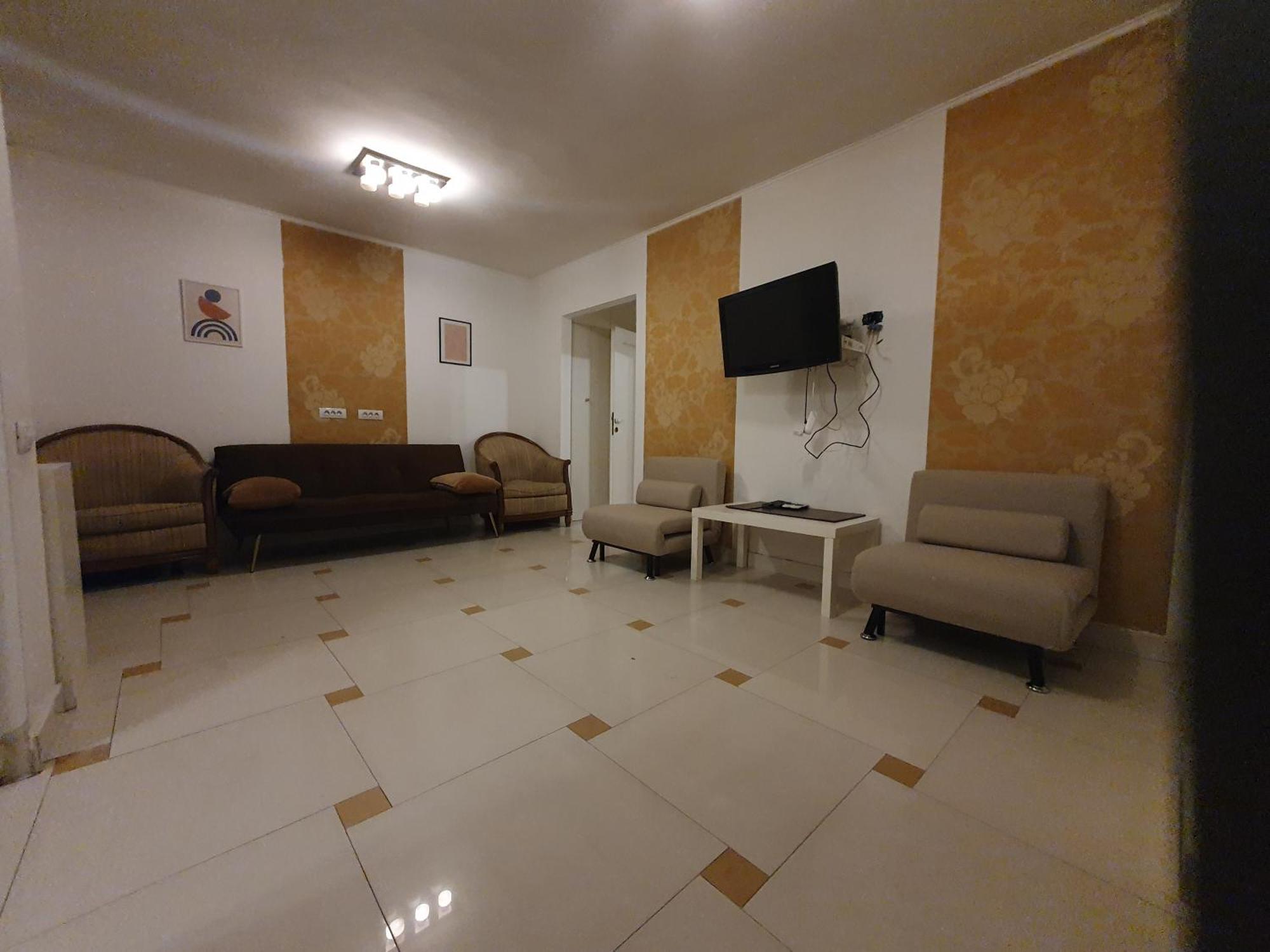 Central 2Br Apartment With Balcony - Italian Church & City View Bukarest Exterior foto